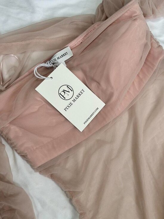 Pixie Market Lydia off the shoulder sheer top in dusty pale pink ⭐️ NWT size: s - Picture 3 of 4